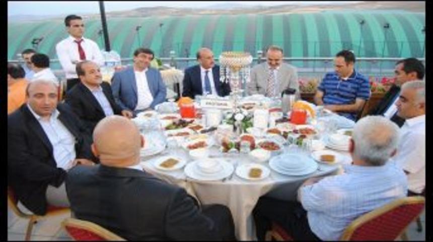 Prof. Dr. Yasemin A&ccedil;ık; İftarda Elazığlılarla Buluştu