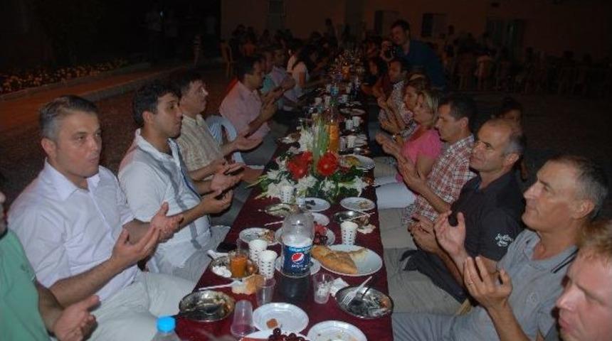 Hastane Personeli Ve Hastalar İftar Yemeğinde Buluştu