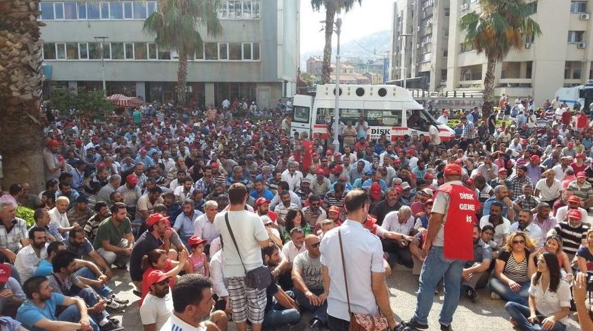 DİSK&rsquo;ten İzmir B&uuml;y&uuml;kşehir&rsquo;e Uyarı: Bir Sabah Ansızın &Ccedil;alışmayacağız