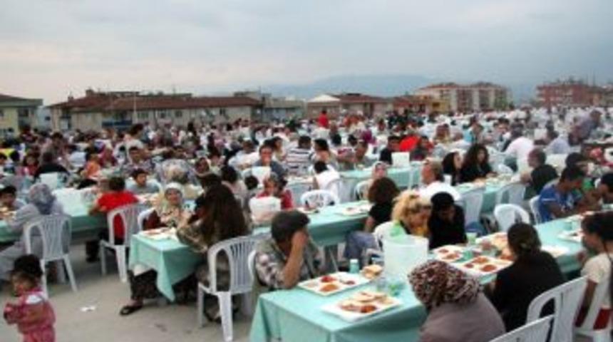Doruk Sağlık Grubu&rsquo;ndan 2 Bin Kişiye Halk İftarı