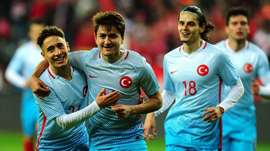 Fenerbahçe'nin Emre Mor'u istediği iddia edildi