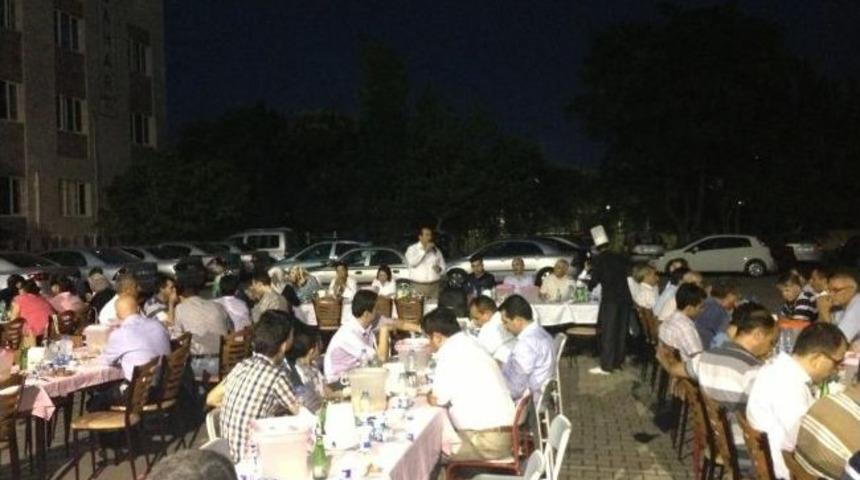 Ak Parti'li Uzun Tarsuslularla İftarda Buluştu