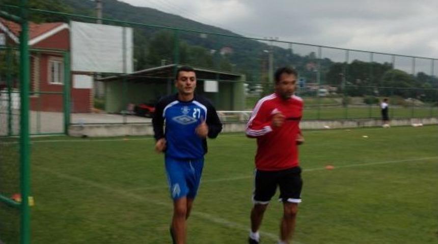 Demirspor'la Anlaşan Mehmet Eren Ilk Antrenmanına &Ccedil;ıktı