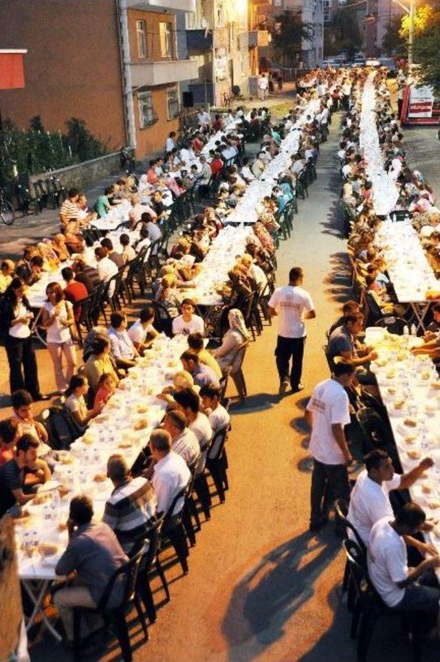 Ereğli Belediyesi’nin Mahalle İftarlarına Yoğun İlgi