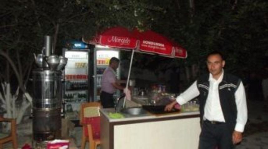 Kağızmanlılar&rsquo;ın İftar Sonrası Semaver Keyfi,