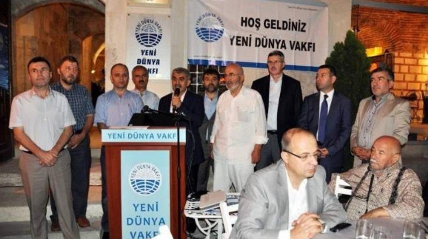 Yeni D&uuml;nya Vakfı, İftar Yemeği Verdi