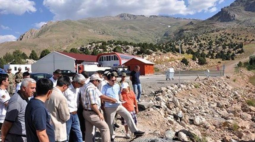 Ergan Dağı'ndaki Kayak Tesislerinde &Ccedil;alışmalar S&uuml;r&uuml;yor