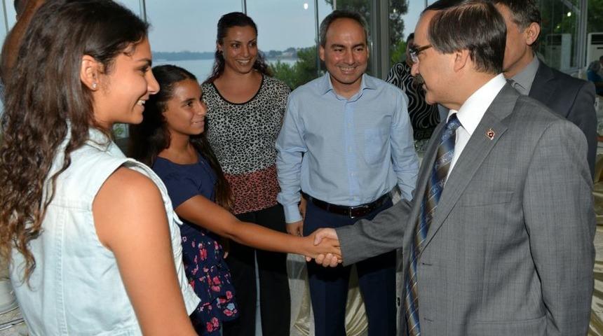 Vali Coş, Şehit Aileleri Ve Gazilerle Bir Araya Geldi