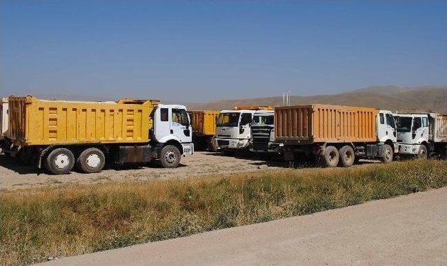 Yüksekova Havaalanı İnşaatında İşçiler İş Bıraktı 3
