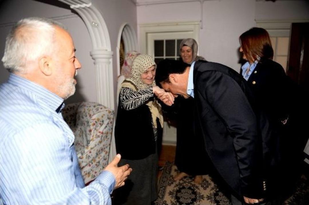 'hizmet Evinizde Ekibi' 13 Bin Vatandaşın Zilini &Ccedil;aldı