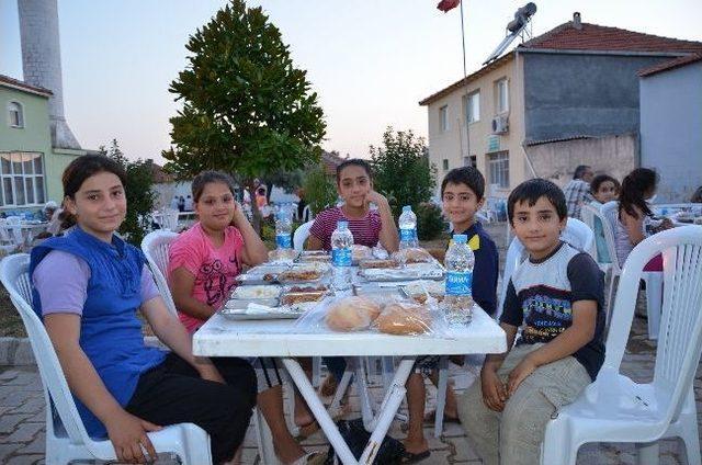 Ramazan’ın Manevi Heyecanı Helvacı’da Yaşanıyor