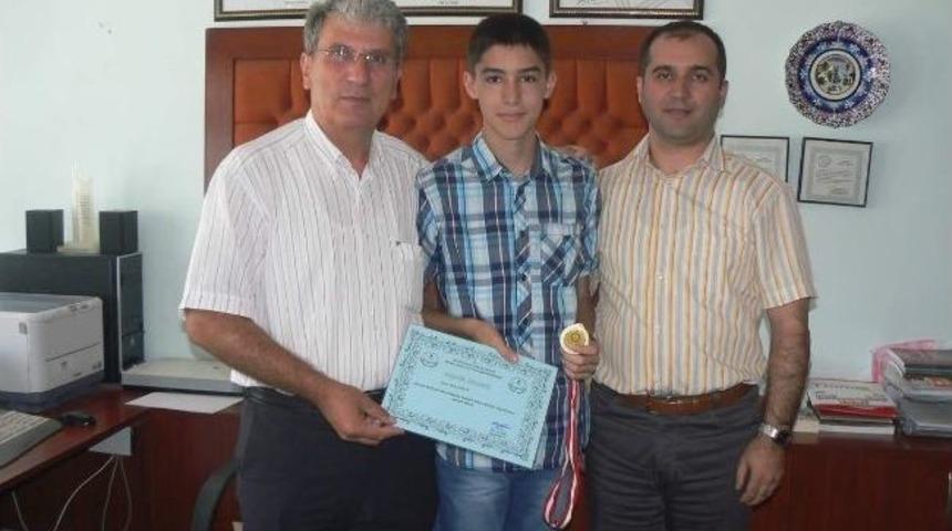 Boz&uuml;y&uuml;k Sbs Birincisi &Ouml;d&uuml;llendirildi