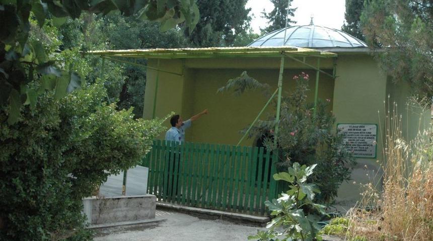 Sındırgı&rsquo;da Mezarlık Bakım &Ccedil;alışmaları Başladı