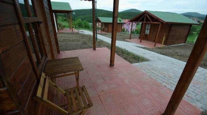 Niksar Kamping Sıcaktan Bunalanları Bekliyor