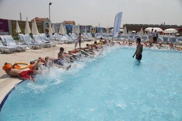 Odunpazarı Belediyesi&rsquo;nden &Uuml;cretsiz Y&uuml;zme Eğitimi 1