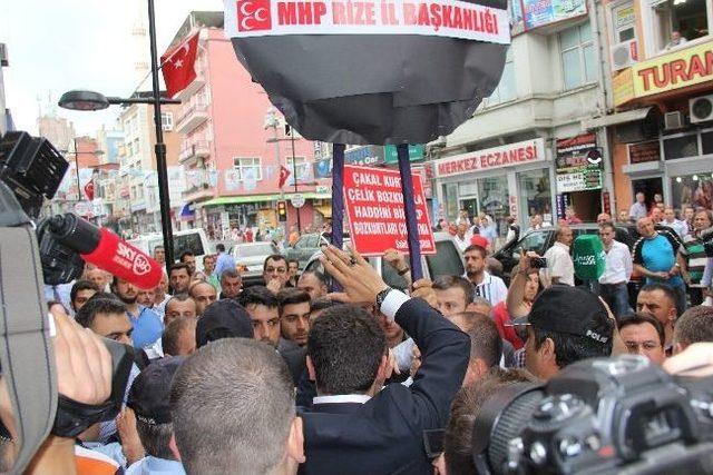 Siyah Çelenk Bırakmak İsteyen Mhp'liler İle Polis Arasında Arbede Çıktı