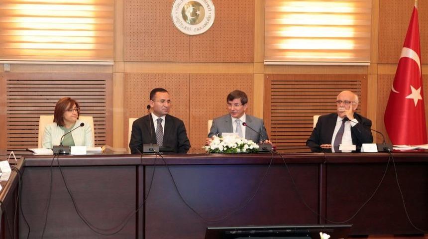 Bakanlar, Dışişleri&rsquo;nde Yurt Dışındaki Vatandaşlar I&ccedil;in Toplandı