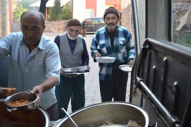 Doğanşar Kaymakalığından 50 Aileye Sıcak Yemek