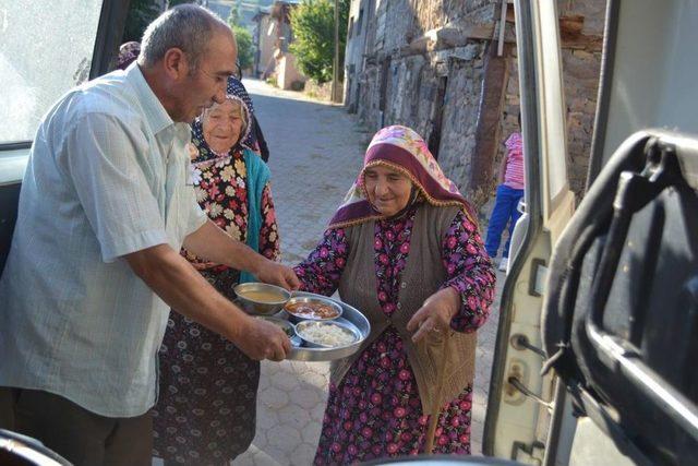 Doğanşar Kaymakalığından 50 Aileye Sıcak Yemek