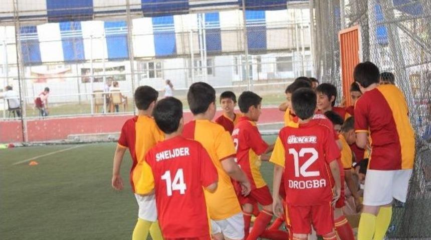 Siirtli Minik Futbolcuların Sinema Keyfi