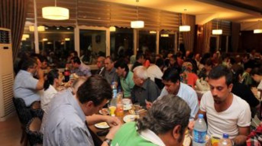 Basın Mensupları Iftarda Buluştu