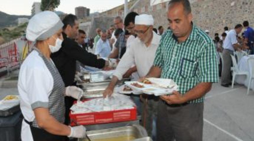 M&Uuml;SİAD&rsquo;dan Okul Bah&ccedil;esinde Iftar