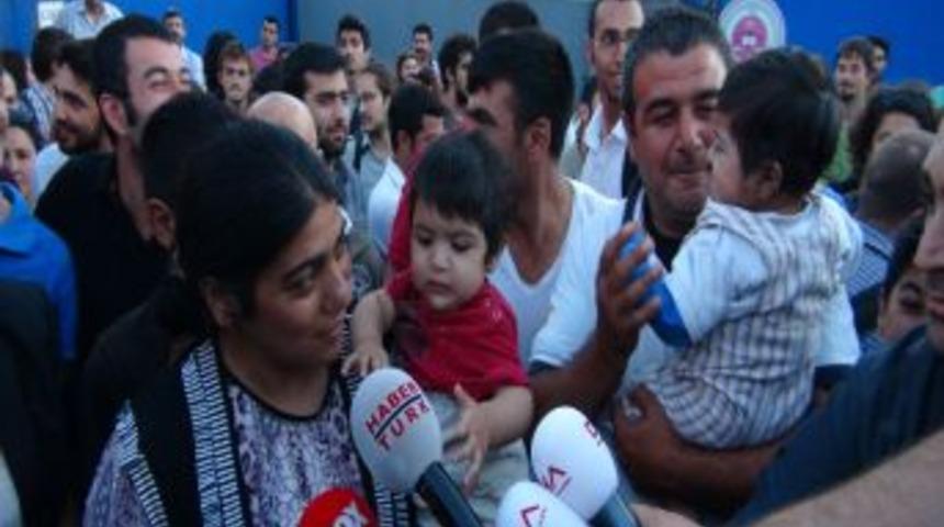Bayrak&ccedil;ı Ali Sarı&ccedil;i&ccedil;ek Tahliye Edildi