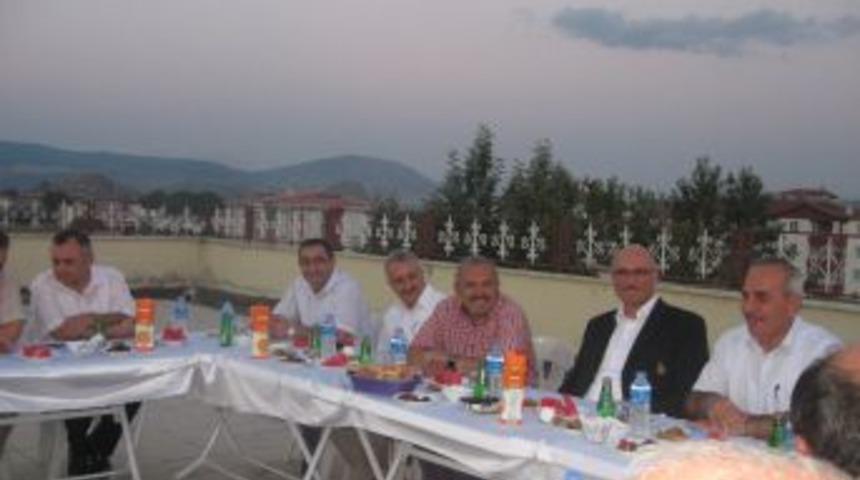 &Ouml;zel Yıldırım Koleji&rsquo;nin Iftarında Birlik Beraberlik Pekiştirildi