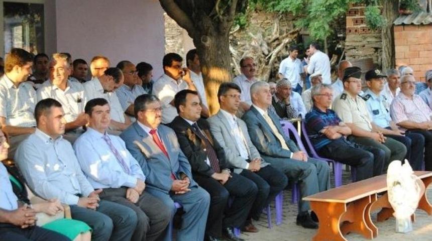 Uşak&rsquo;ta 40 &Ccedil;ift&ccedil;iye 240 Baş Gebe D&uuml;ve Dağıtıldı