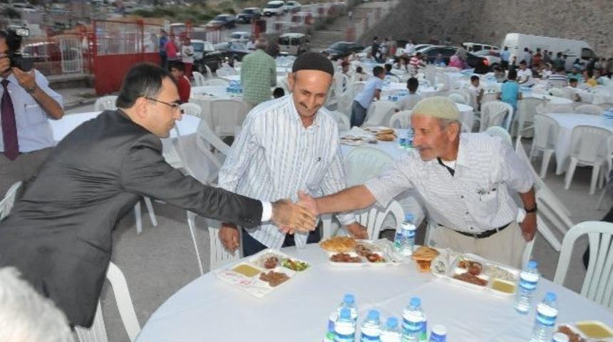 M&uuml;siad İftar Yemeği D&uuml;zenledi