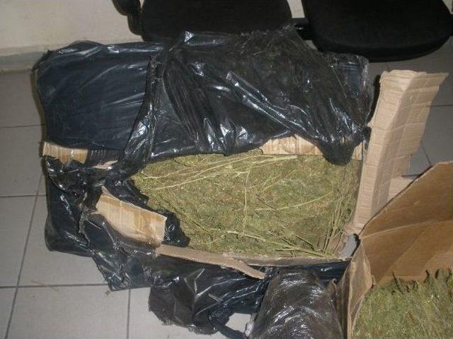 26 Kilo Esrarla Polisten Ka&ccedil;amadı 1