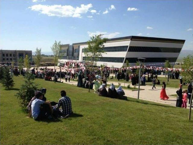 Mş&uuml;, Yabancı Uyruklu &Ouml;ğrenci Alacak 1