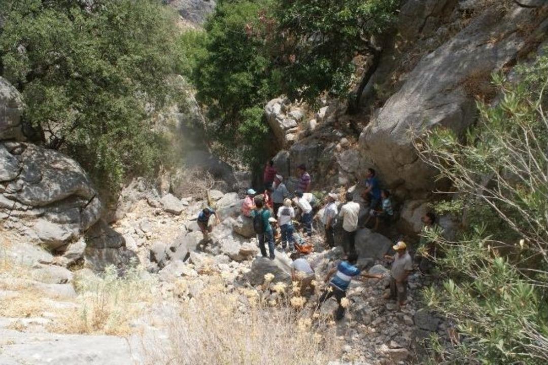 Ke&ccedil;i İnadı &Ccedil;ift&ccedil;inin Başını Derde Soktu