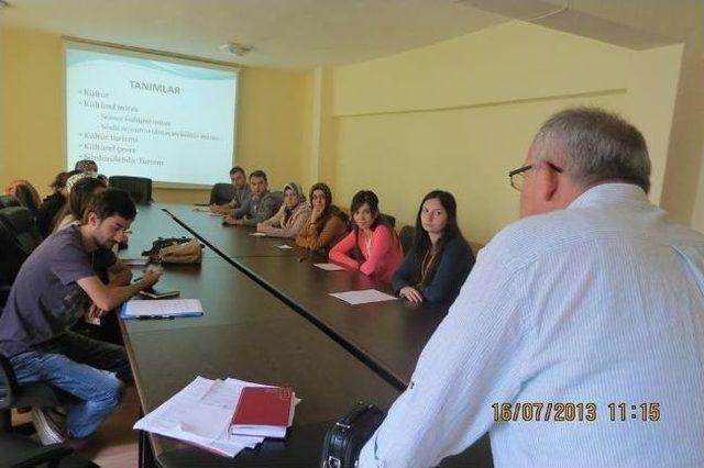 K&uuml;reversiteli &Ouml;ğrencileri "turizm Ve K&uuml;lt&uuml;rel Miras" Konusunda Bilgilendirildi 2