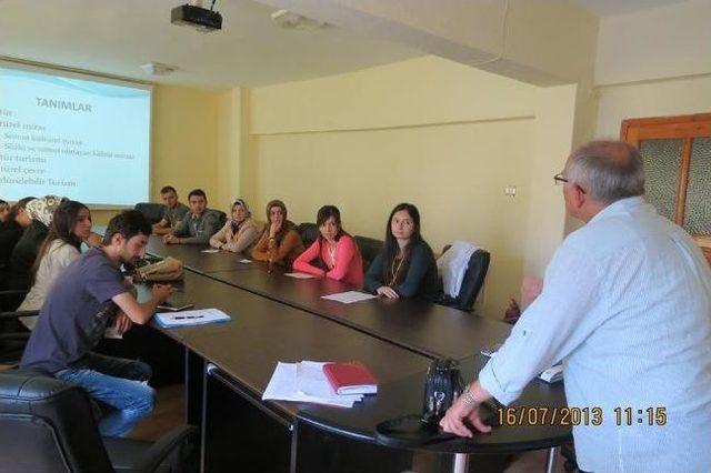 K&uuml;reversiteli &Ouml;ğrencileri "turizm Ve K&uuml;lt&uuml;rel Miras" Konusunda Bilgilendirildi 3