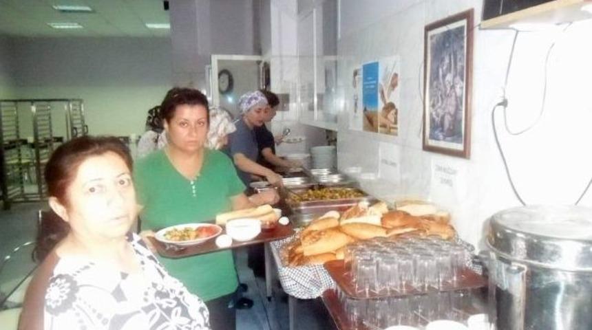 Hasta Ve Refakat&ccedil;ilerine A&ccedil;ık B&uuml;fe Sahur Hizmeti