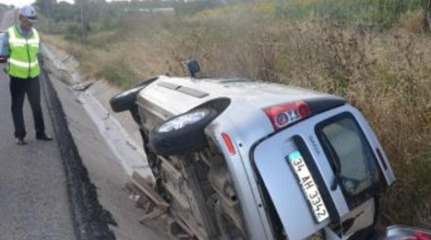 &Ccedil;orlu'da Trafik Kazası: 3 Yaralı