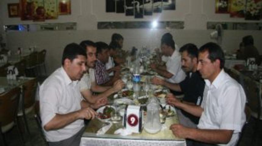 Kiad Genel Sekreteri Ayaz, Basın Mensuplarıyla Bir Araya Geldi