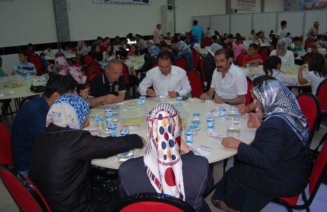 Vali Yurdakul Yetim &Ccedil;ocuklarla Buluştu 1