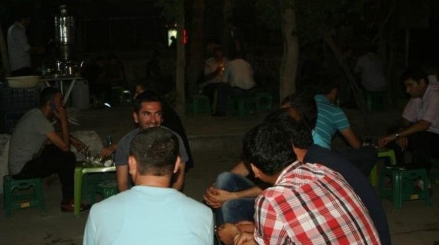 Van&rsquo;da İftar Sonrası Semaver &Ccedil;ayı Keyfi