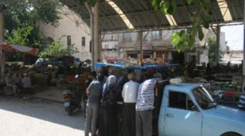 Sabah Pazarı Esnafı, Seyyar Satıcılardan Dertli