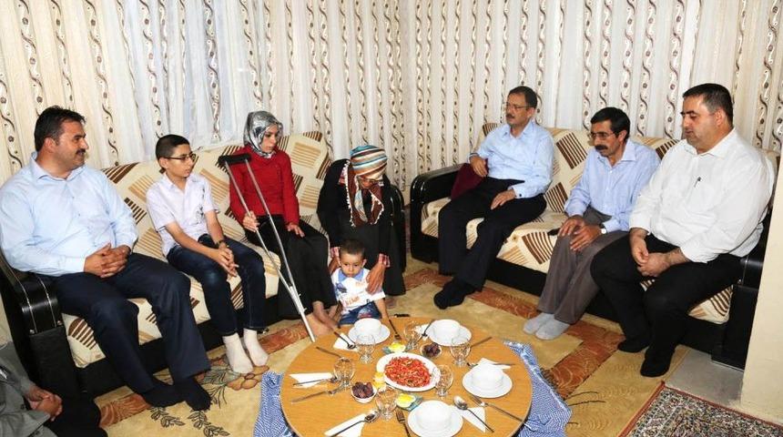 Başkan &Ouml;zhaseki, Iftarda Ailelerle Buluşuyor