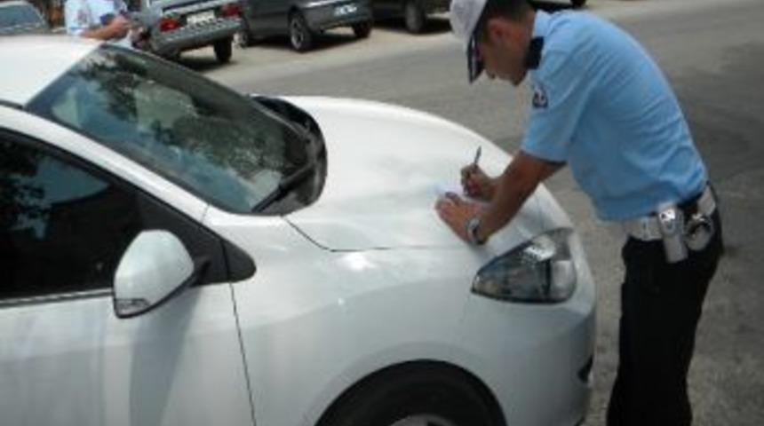 Trafik Ekipleri Hatalı Parklara G&ouml;z A&ccedil;tırmıyor