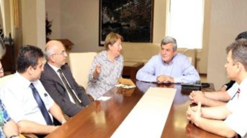 Başkan Karaosmanoğlu Ko&uuml;'l&uuml; Akademisyenleri Ağırladı