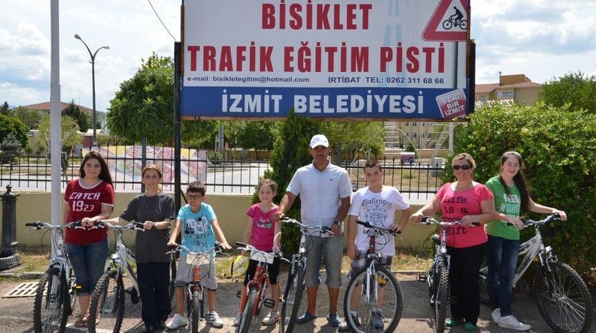 İzmit'teki Bisiklet Eğitim Pisti Kursiyerlerin Akınına Uğruyor