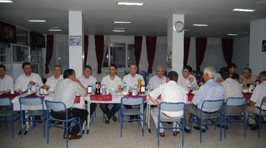 Kaymakam Halal Mahalle Ve K&ouml;y Muhtarlarına İftar Yemeği Verdi