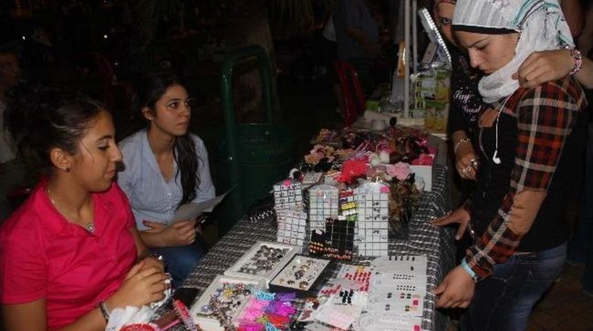 Seyyar Satıcılar Ramazan Berektinden Memnun