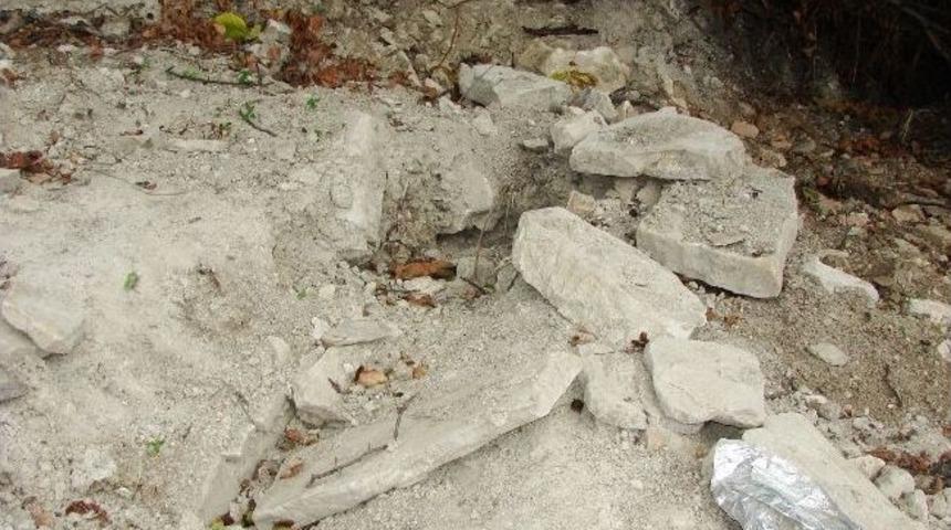 &Ccedil;atalzeytin&rsquo;de Tarihi Mezarlık Bulundu