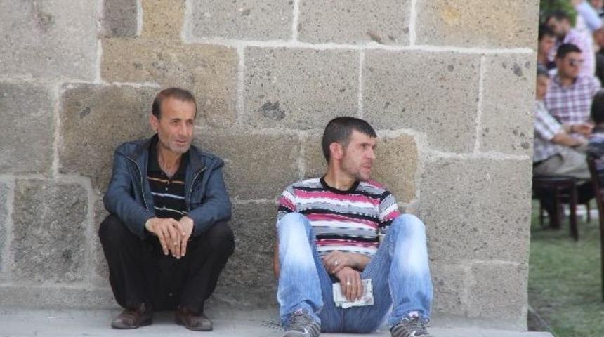 Erzurum'da Sıcak Hava Bunaltıyor