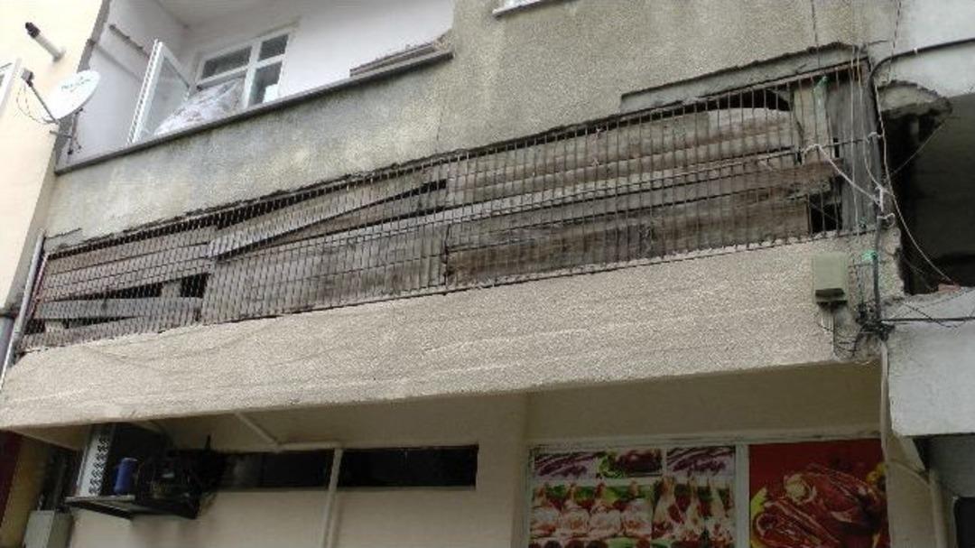 Sıkışan K&ouml;peği Kurtarmak İ&ccedil;in Seferber Oldular